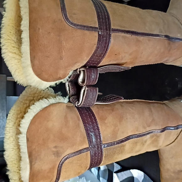 UGG GENEVIEVE BOWTRIMMED SUEDE BOOTS - Picture 8 of 16